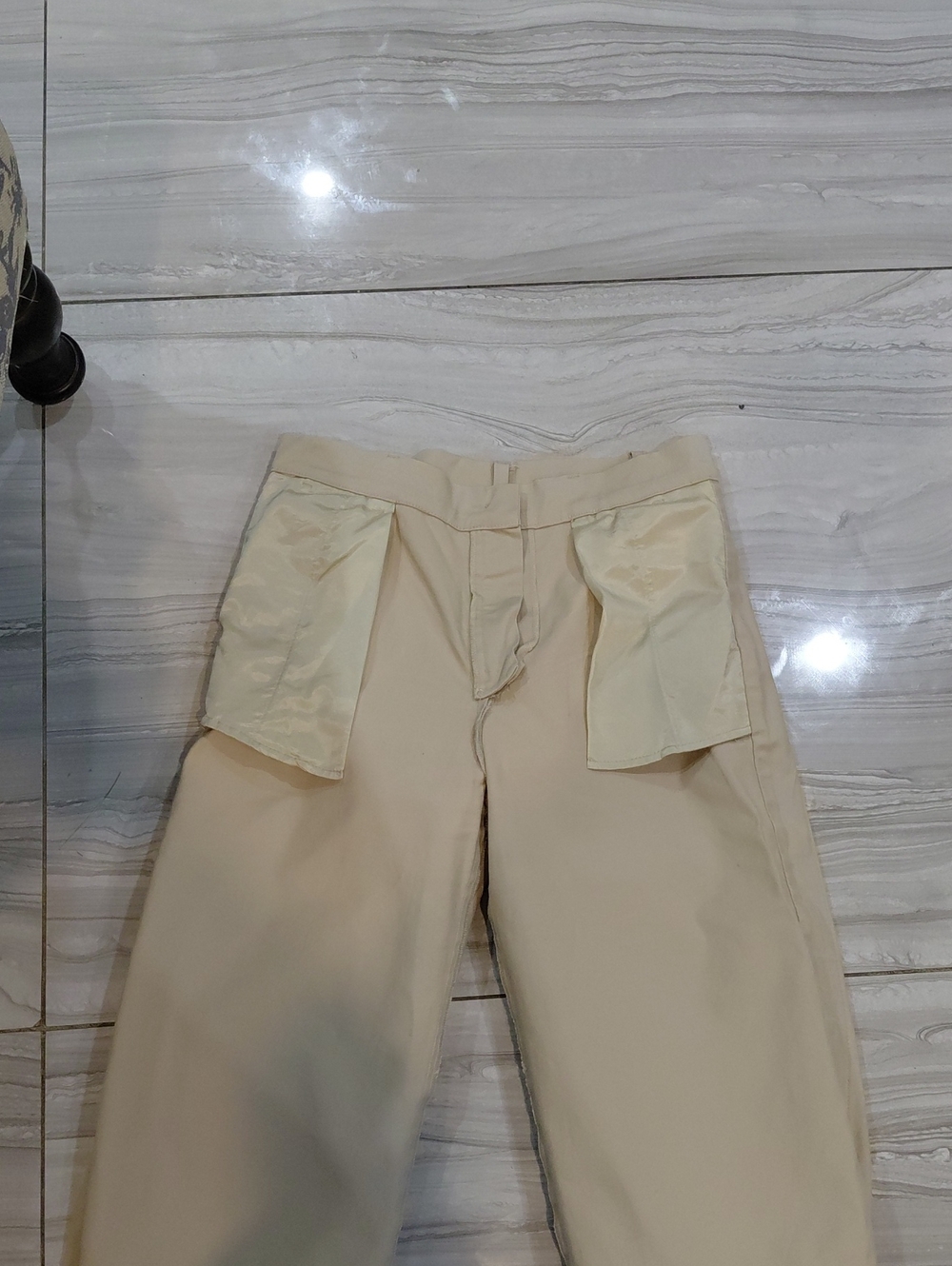 Pinko Beige Trousers with Subtle Neutral Tone - Picture 8 of 10